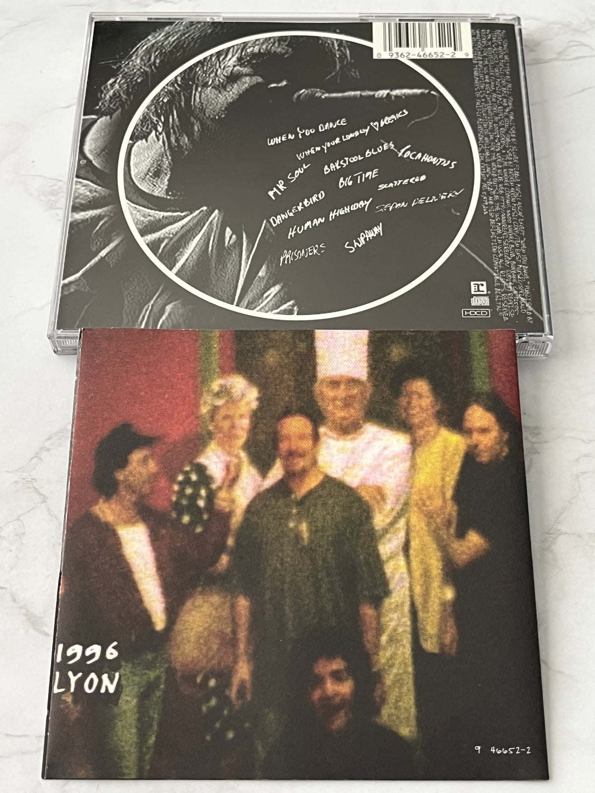 Neil Young & Crazy Horse – Year Of The Horse (2-CD Set) (1997)