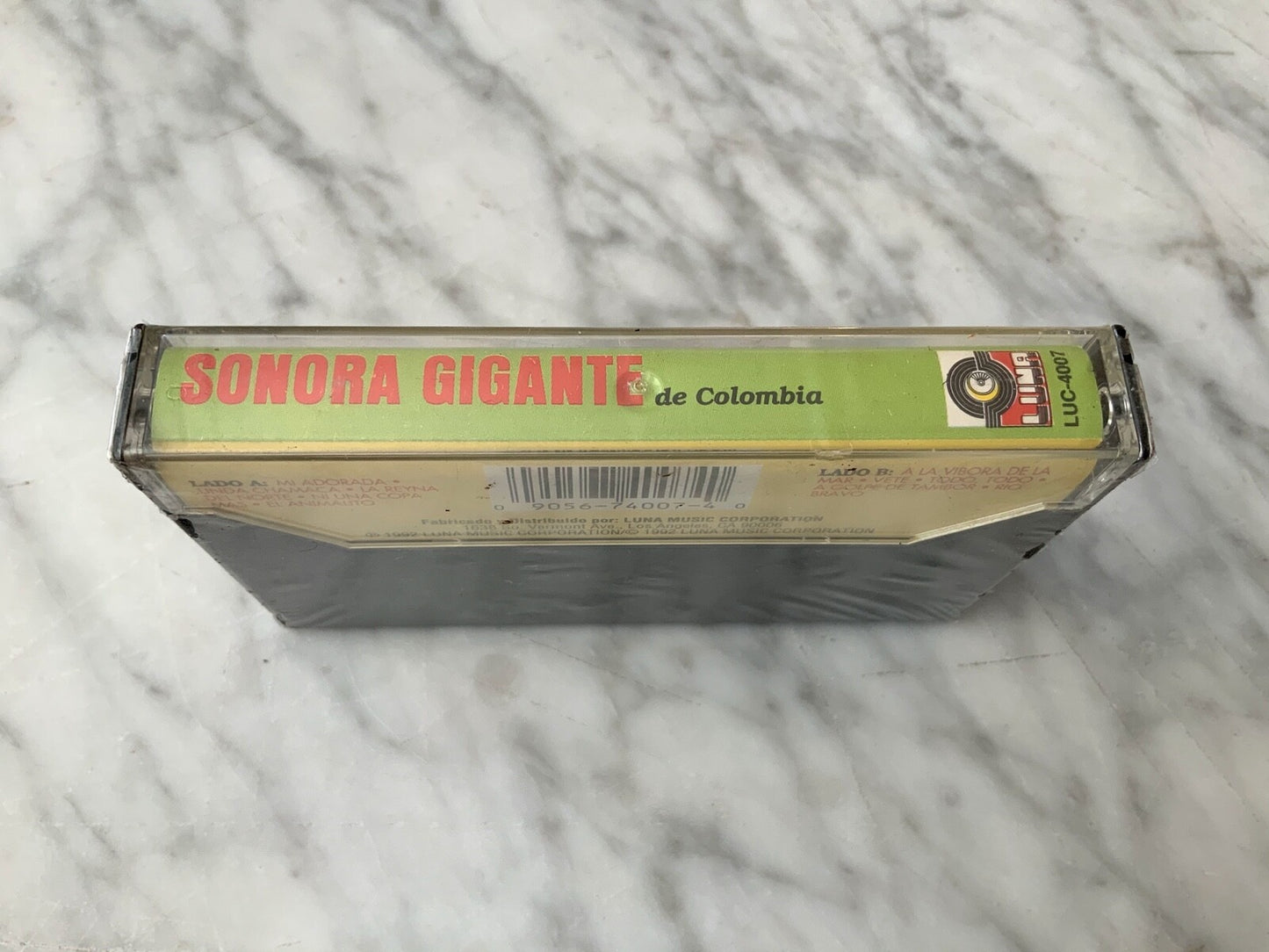 Sonora Gigante De Colombia – Sonora Gigante De Colombia Cassette Tape ! ORIGINAL 1992 NEW! RARO! NUEVO! (1992)