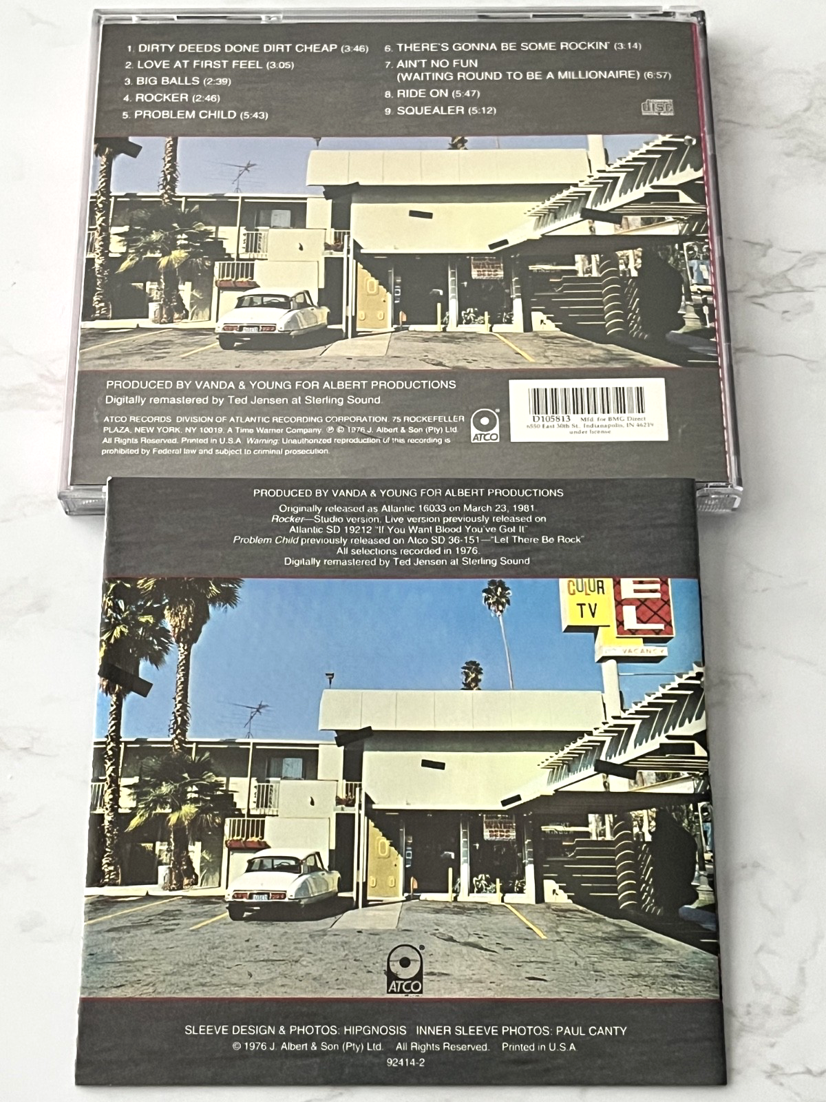 AC/DC – Dirty Deeds Done Dirt Cheap