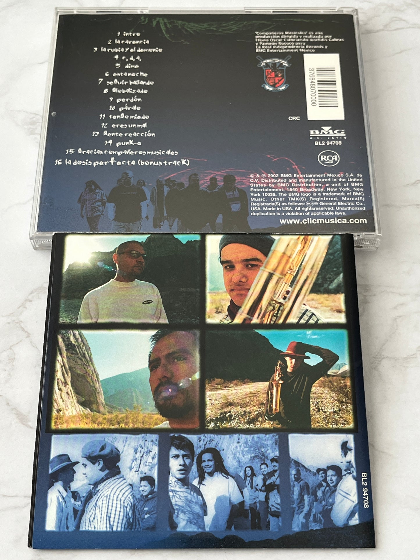 Panteón Rococó – Compañeros Musicales (2002)