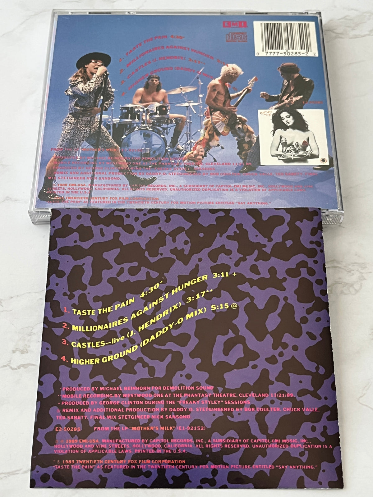 Red Hot Chili Peppers – Taste The Pain (1989)