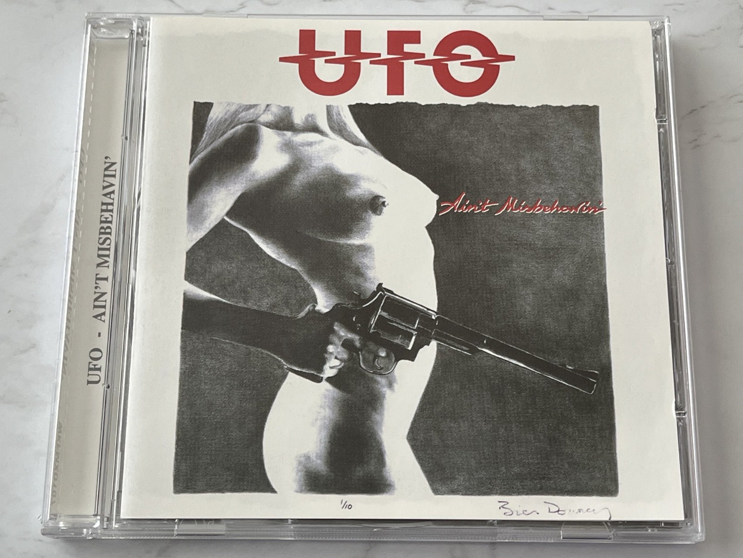 UFO – Ain't Misbehavin'