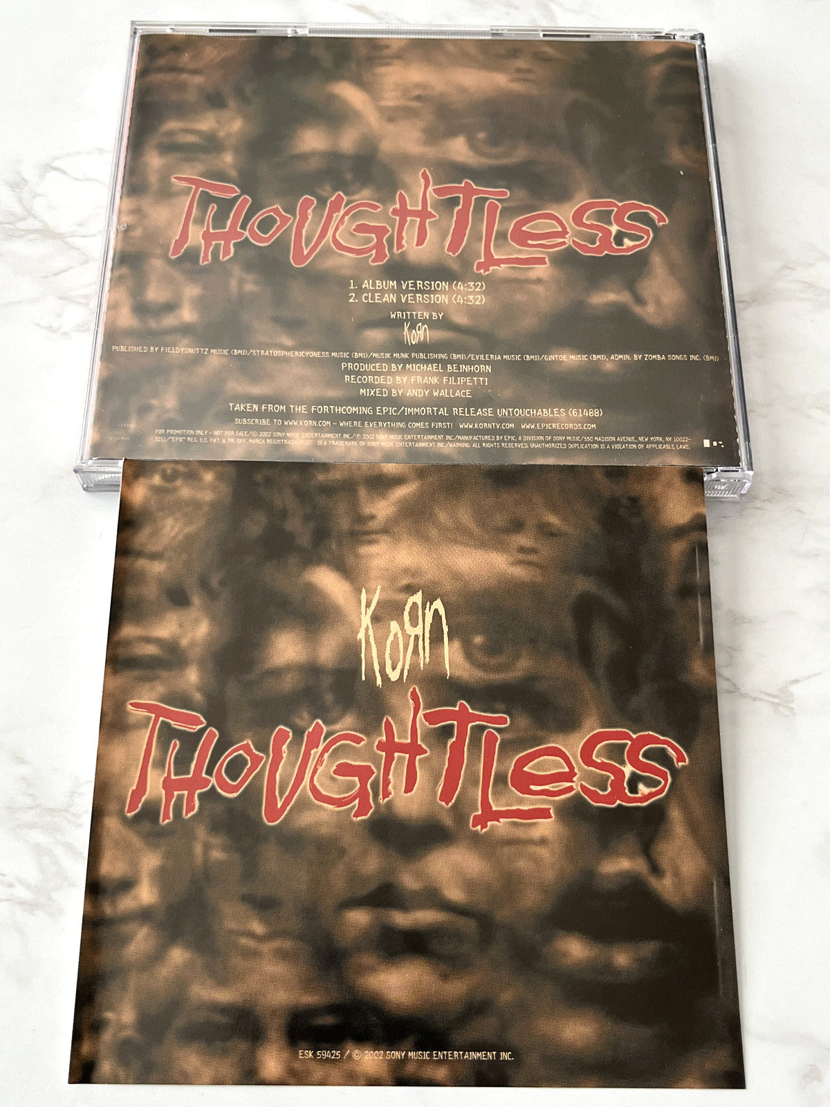 Korn – Thoughtless (Promo) (2002)