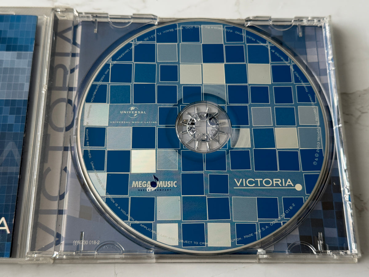 Victoria – Victoria (2003)