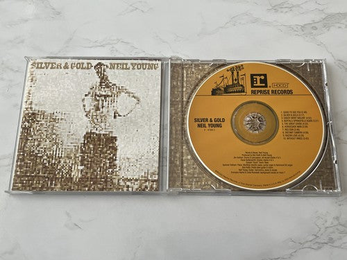 Neil Young – Silver and Gold (2000)