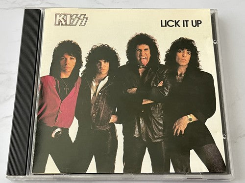 KISS – Lick It Up