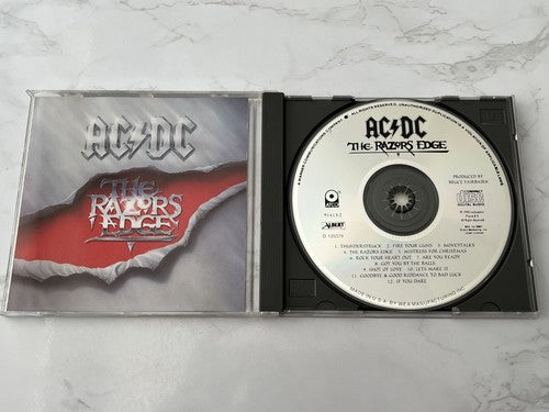 AC/DC – The Razors Edge (1990)