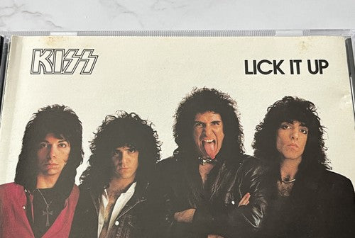 Kiss – Lick It Up [PDO PRESS]