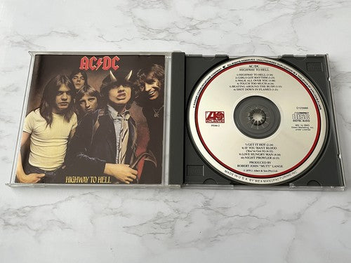 AC/DC – Share AC/DC Highway To Hell