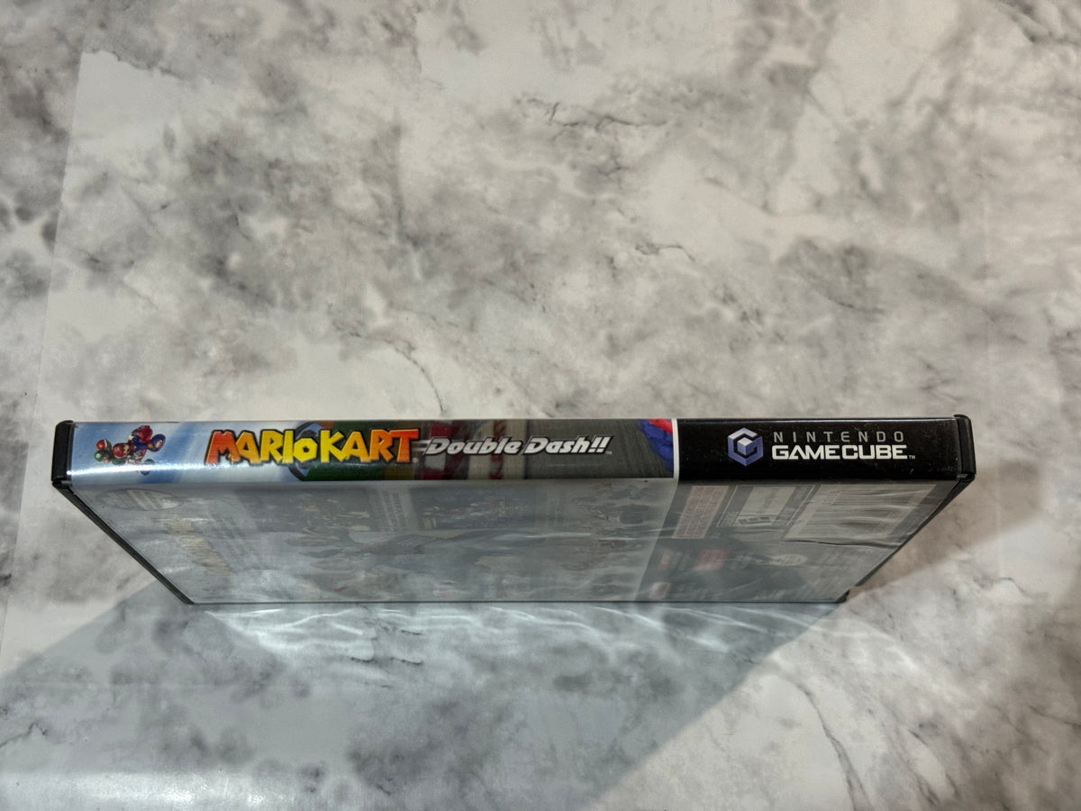 Mario Kart Double Dash Nintendo GameCube 2003 w/INSERT PAMPHLET CIB DOL-GM4E-USA