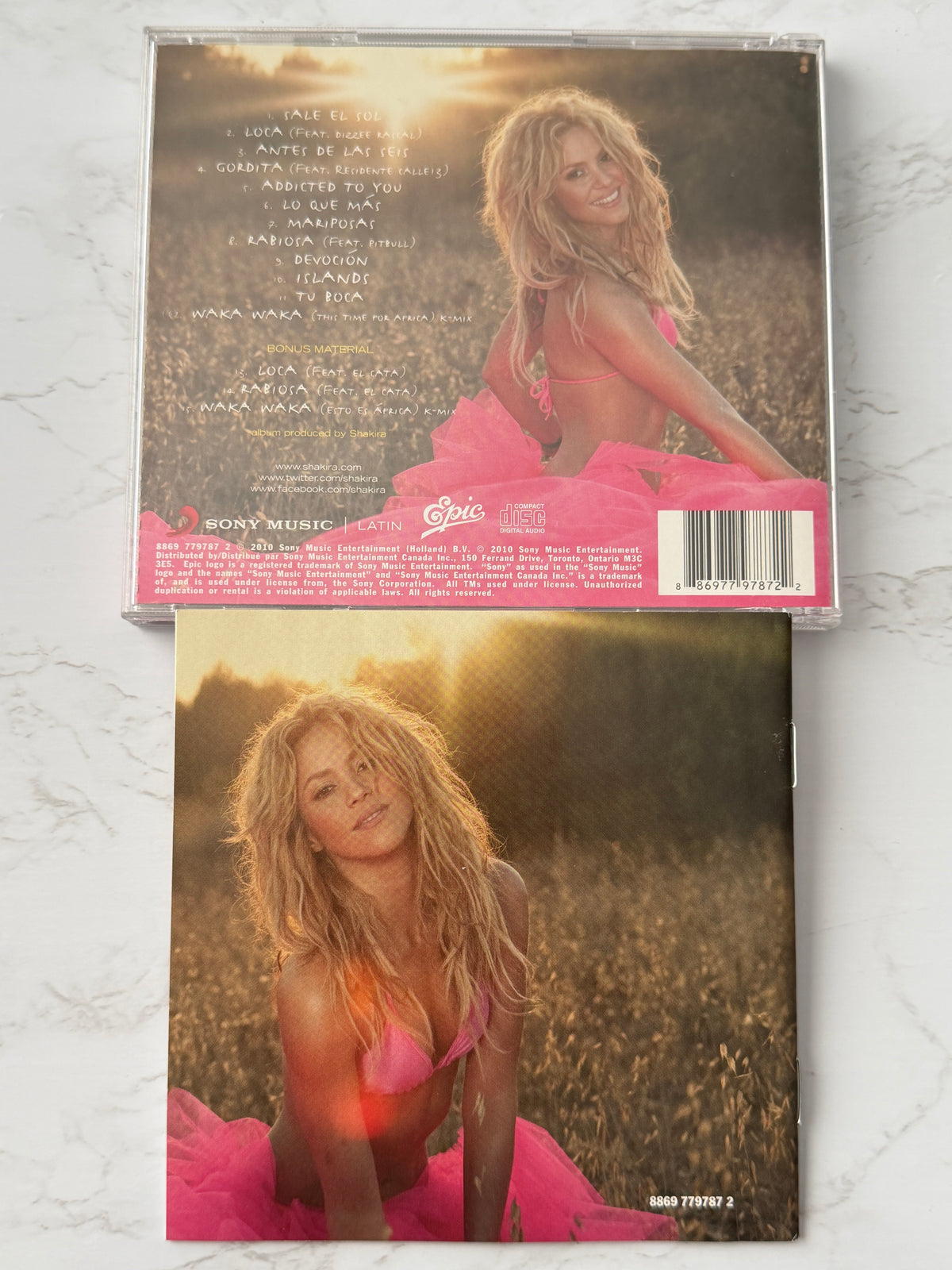 Shakira – The Sun Comes Out (2010)