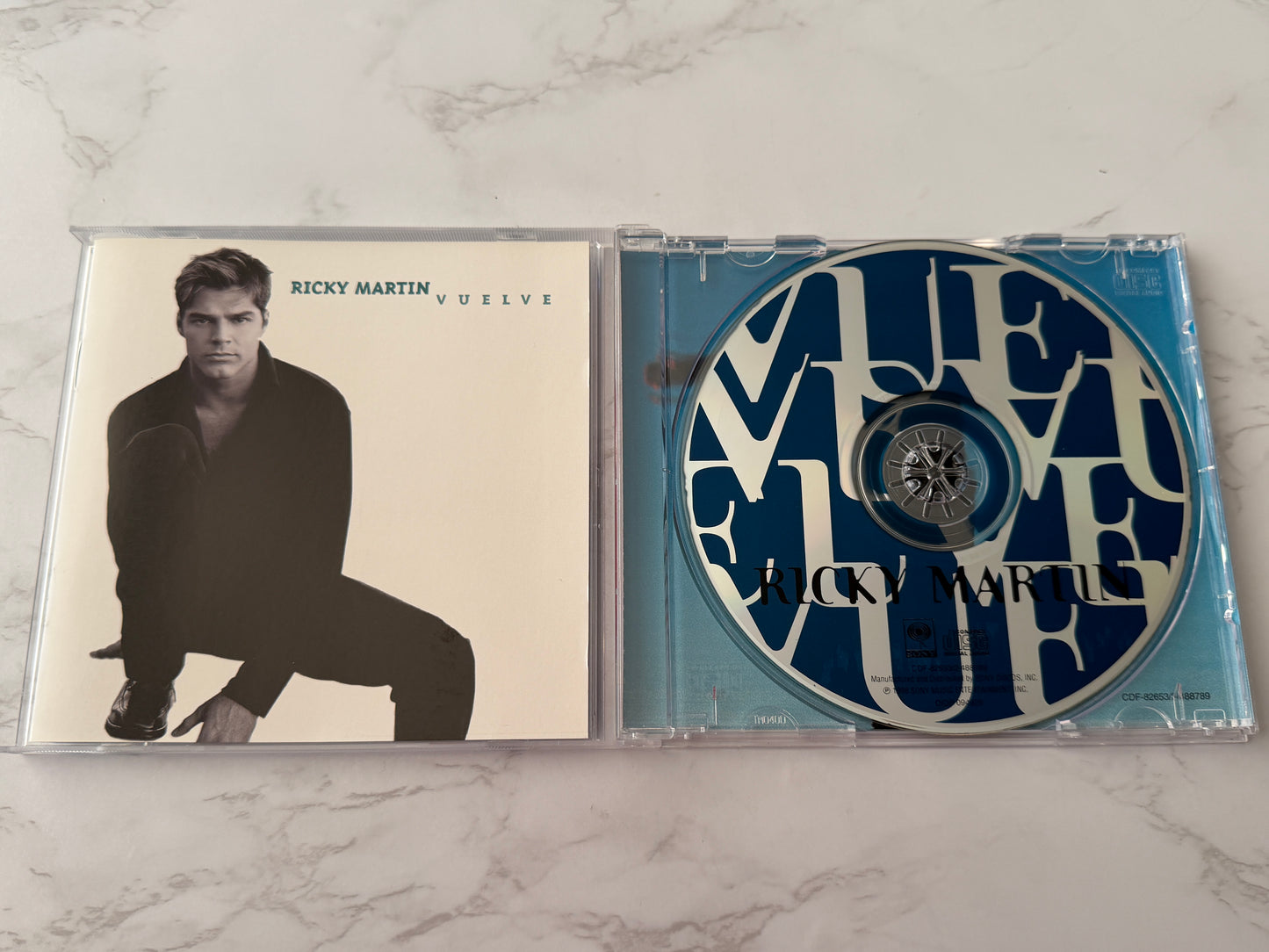 Ricky Martin – Vuelve (1998)