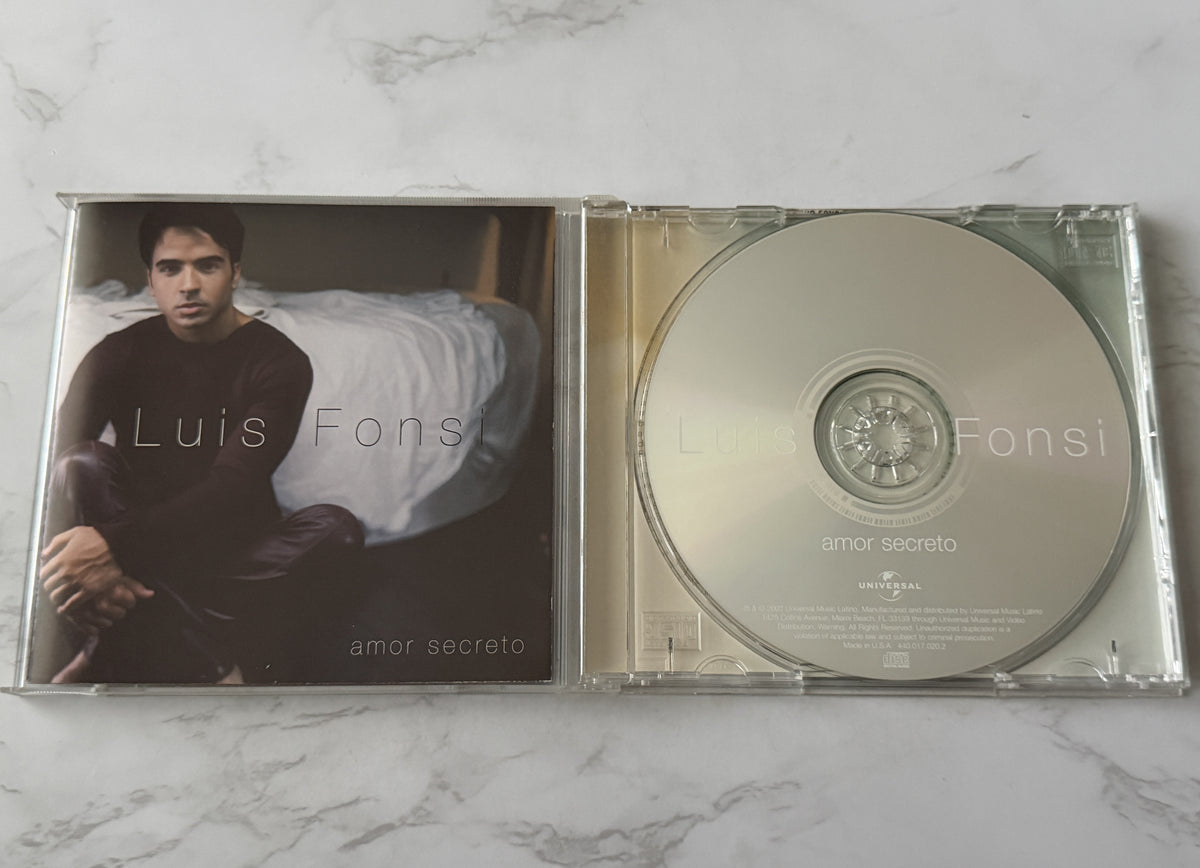 Luis Fonsi – Amor Secreto (2002)