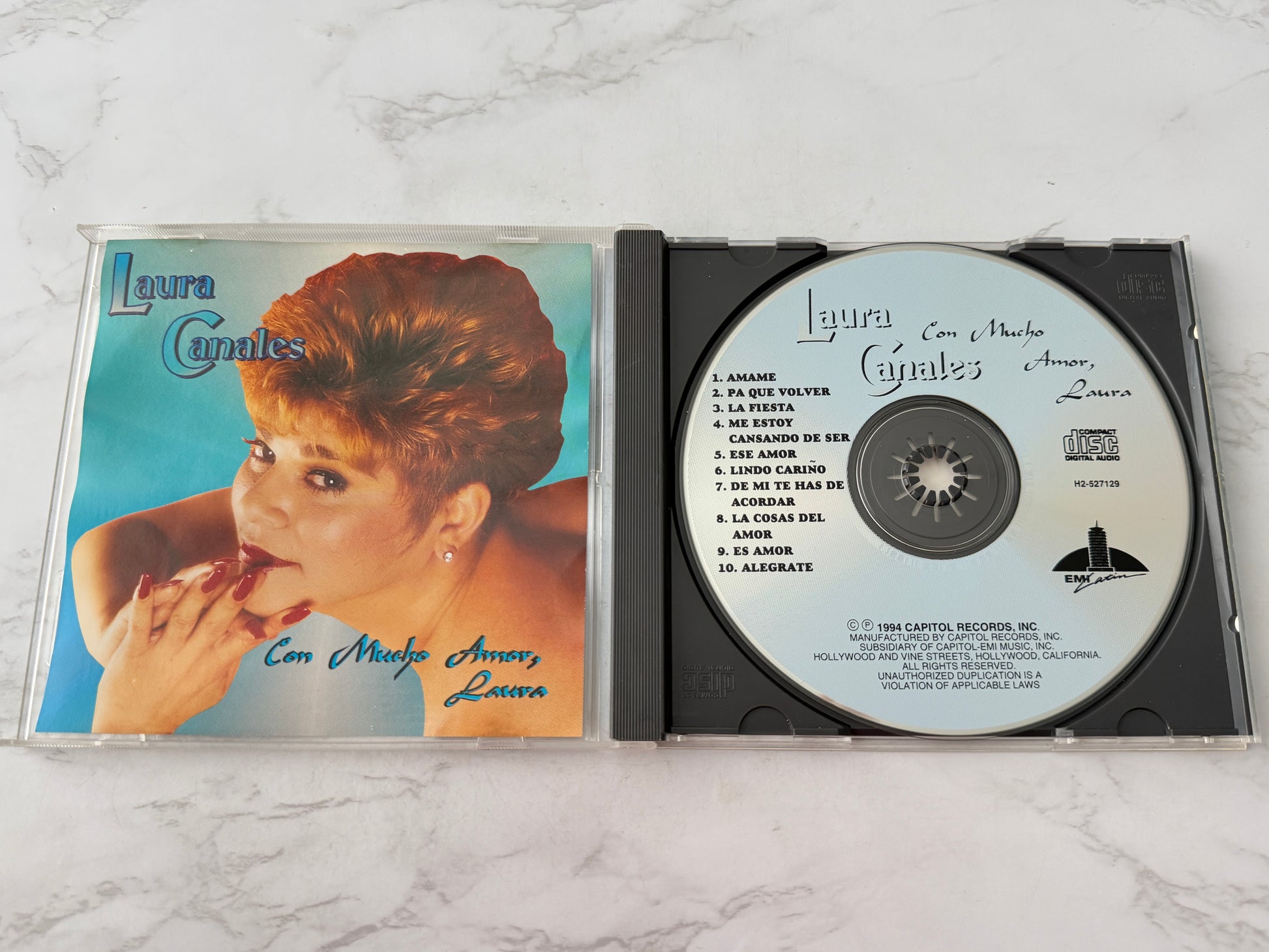 Laura Canales – Con Mucho Amor, Laura (1994)