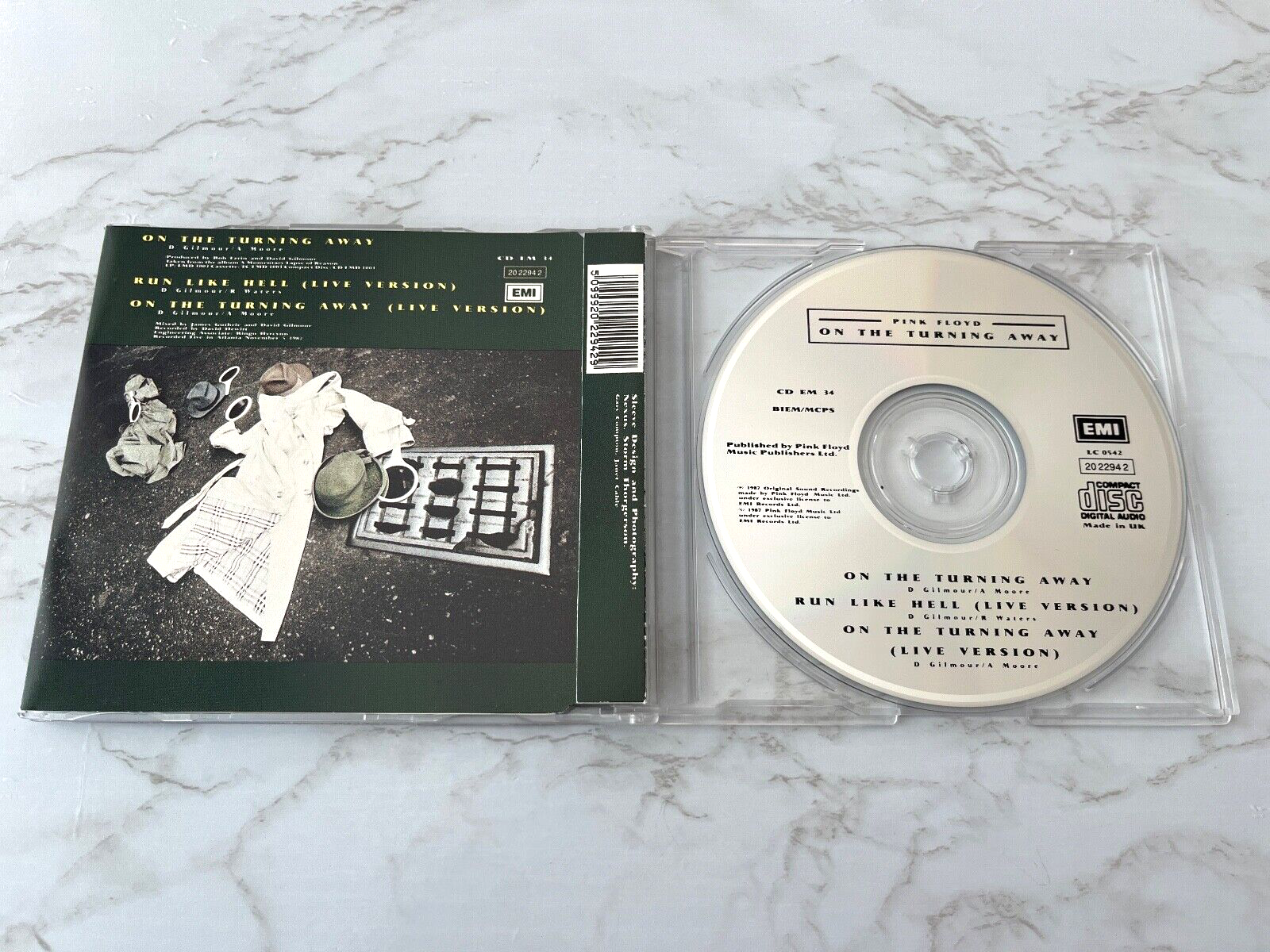 Pink Floyd – On The Turning Away (1987)