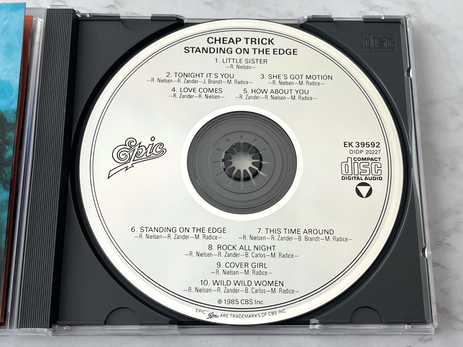 Cheap Trick – Standing On The Edge (1990)