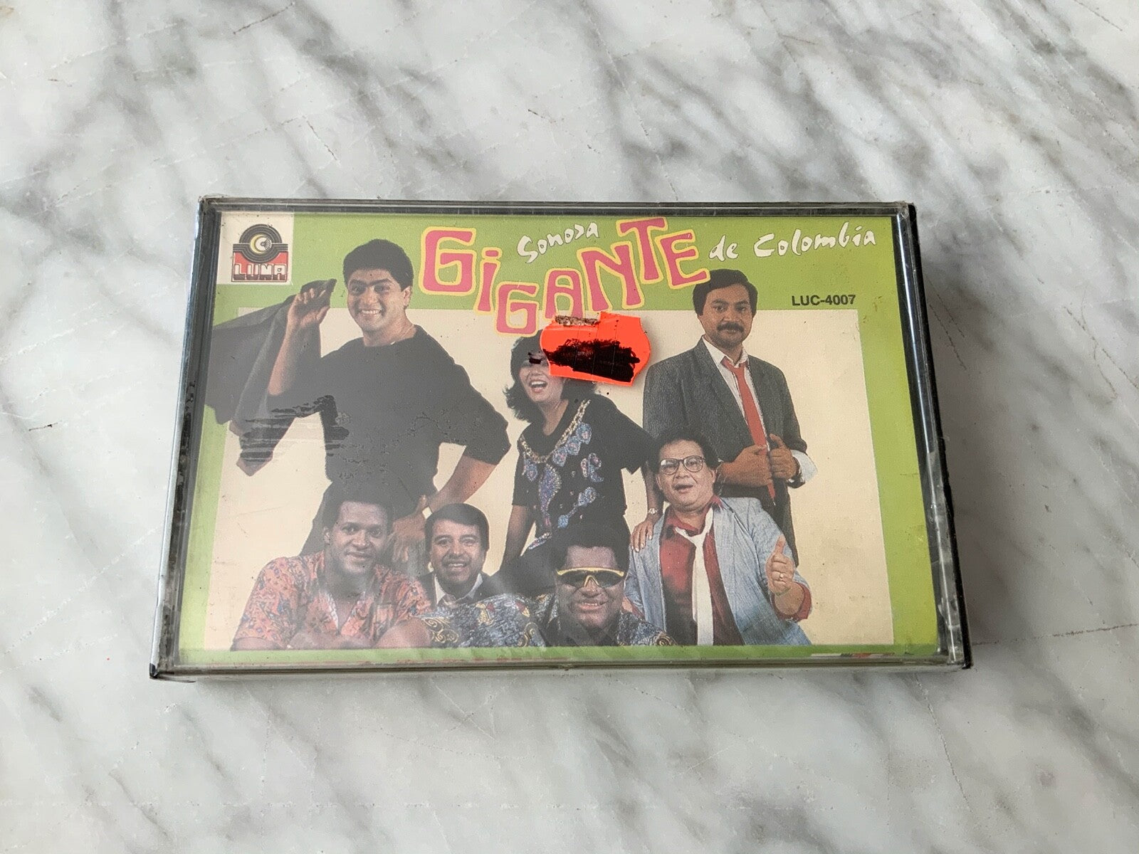 Sonora Gigante De Colombia – Sonora Gigante De Colombia Cassette Tape ! ORIGINAL 1992 NEW! RARO! NUEVO! (1992)