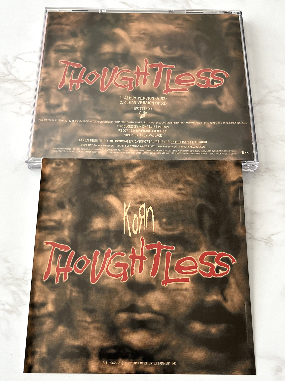 Korn – Thoughtless (2002)