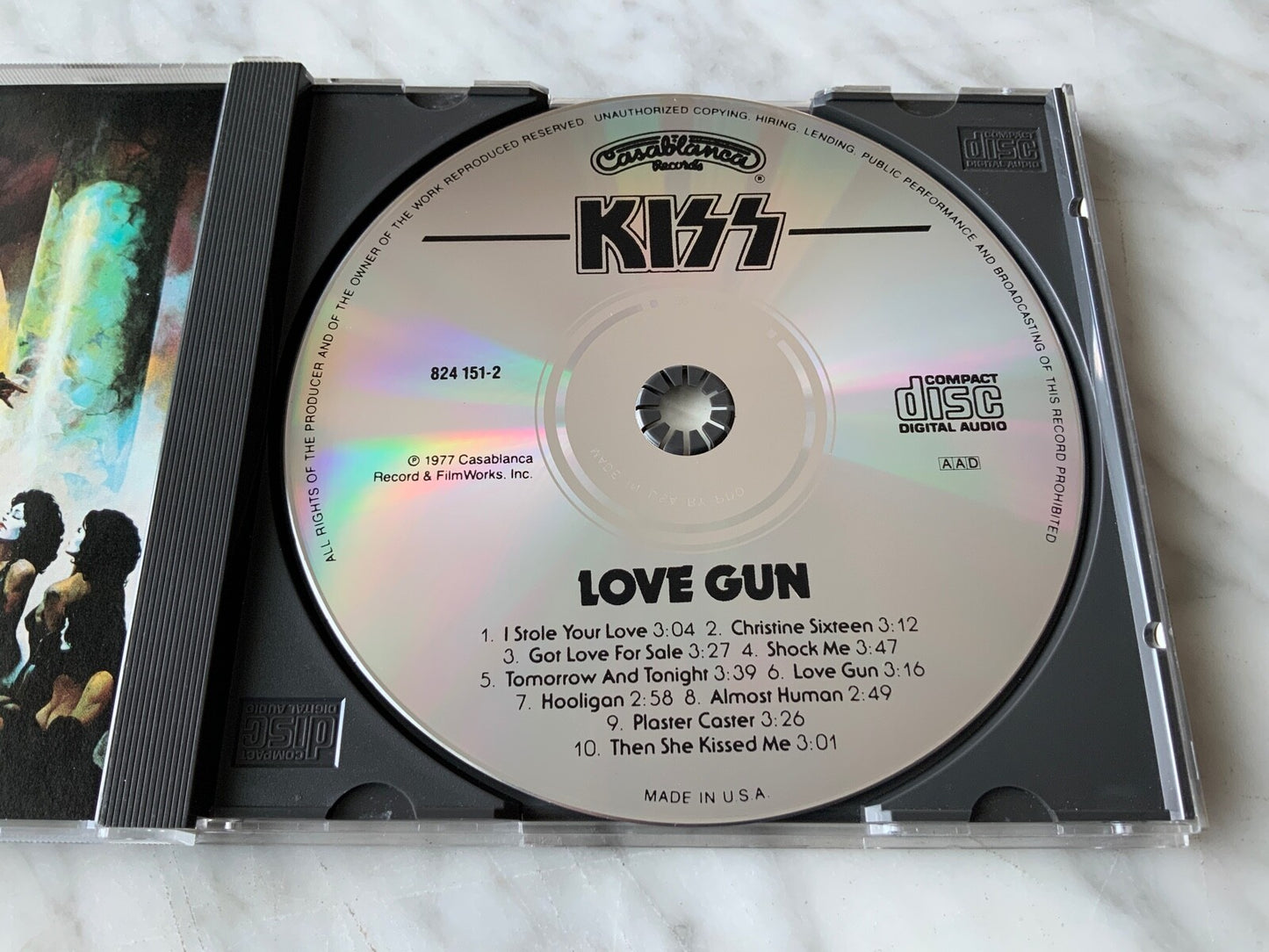 Kiss – Love Gun