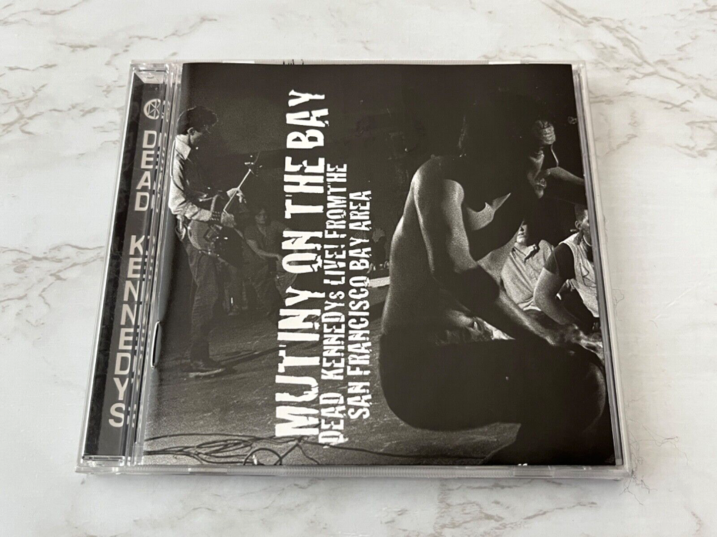Dead Kennedys – Mutiny On The Bay (2001)
