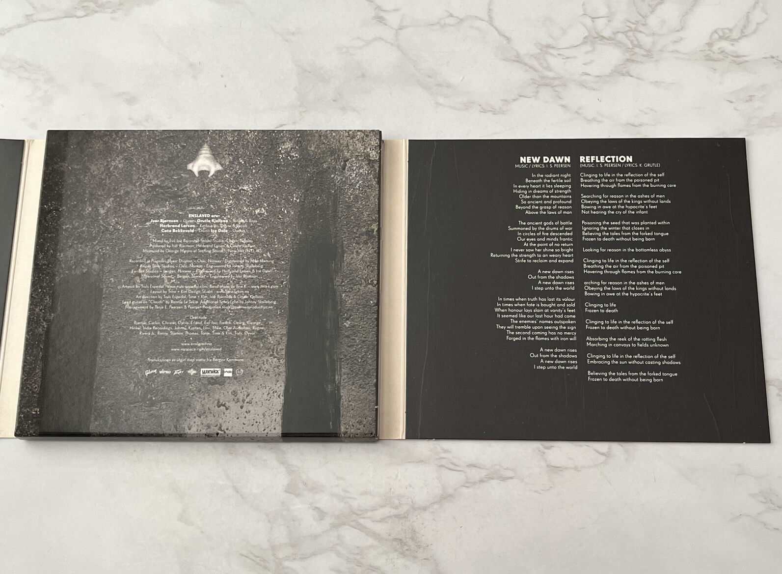 Enslaved – Vertebrae (Digipak) (2008)