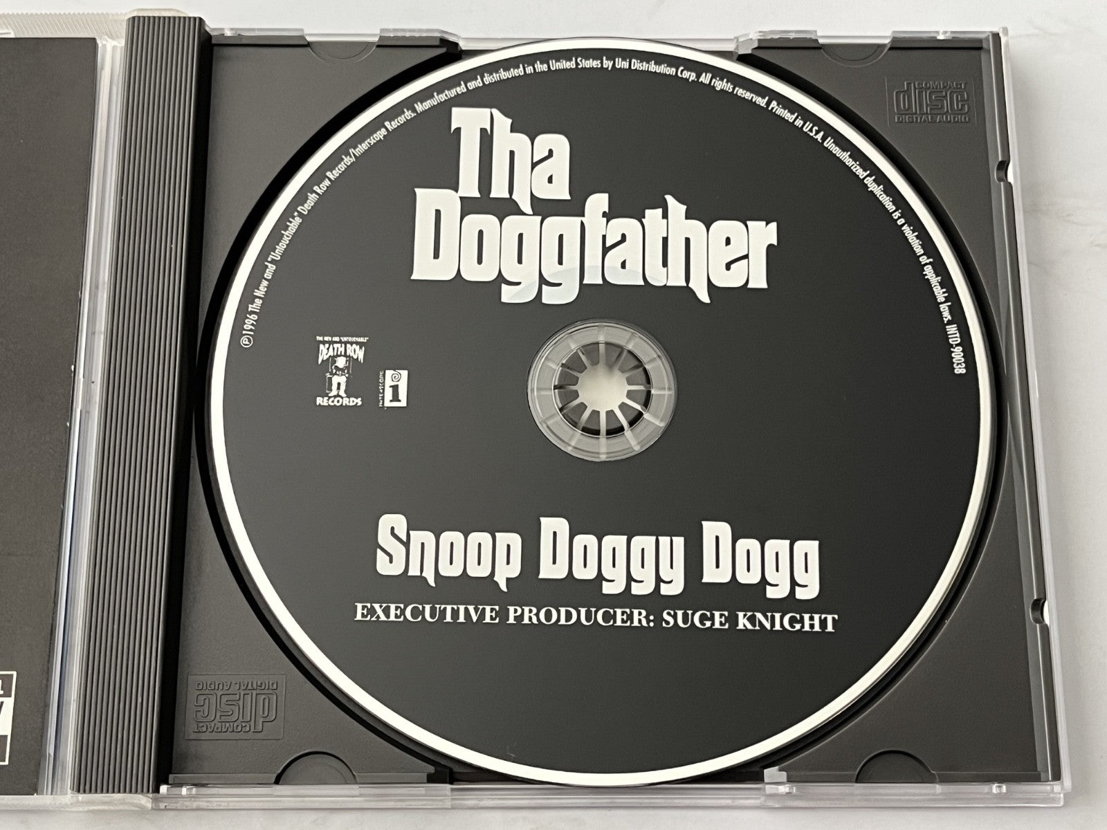 Snoop Dogg – Snoop Doggy Dogg Tha Doggfather (1996)