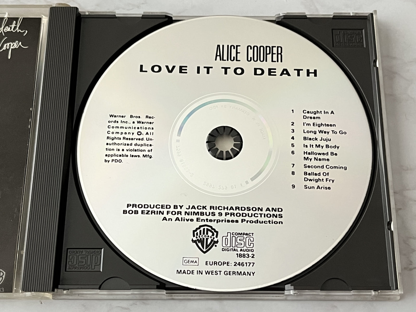 Alice Cooper – Love It To Death (1987) [GERMAN PRESS]
