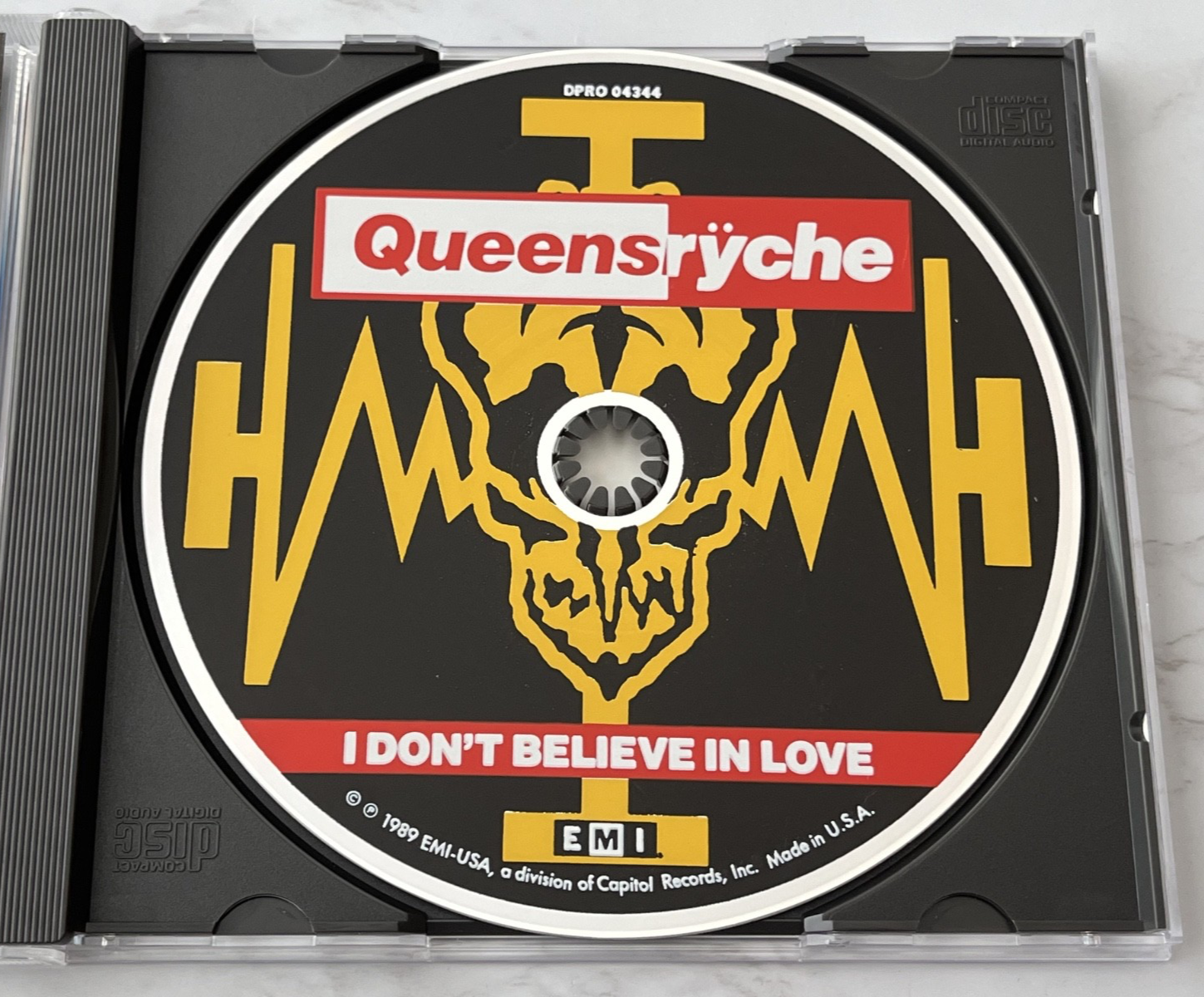 Queensrÿche – Queensryche I Don't Believe In Love (1989)