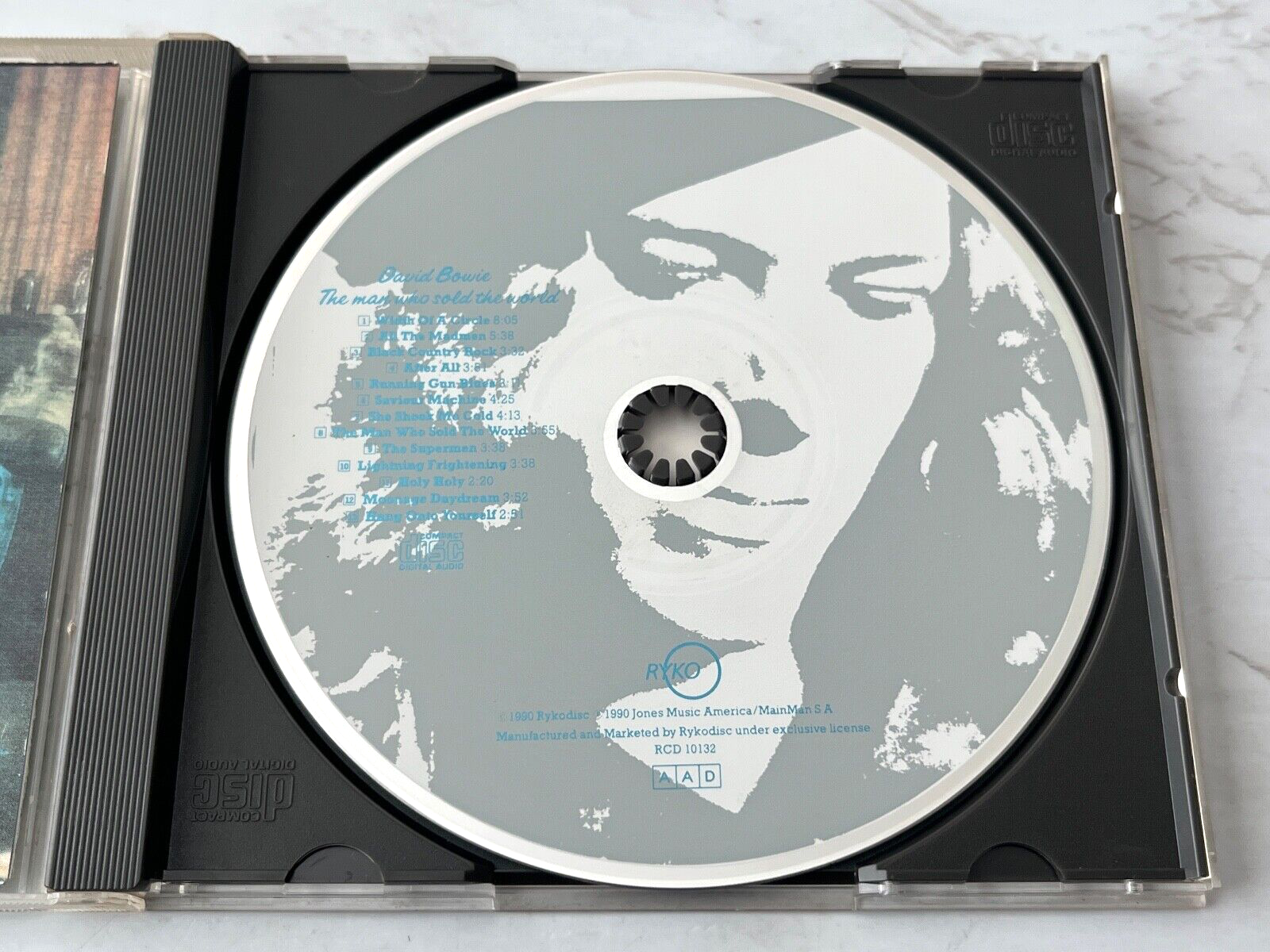 David Bowie – The Man Who Sold The World (1990)