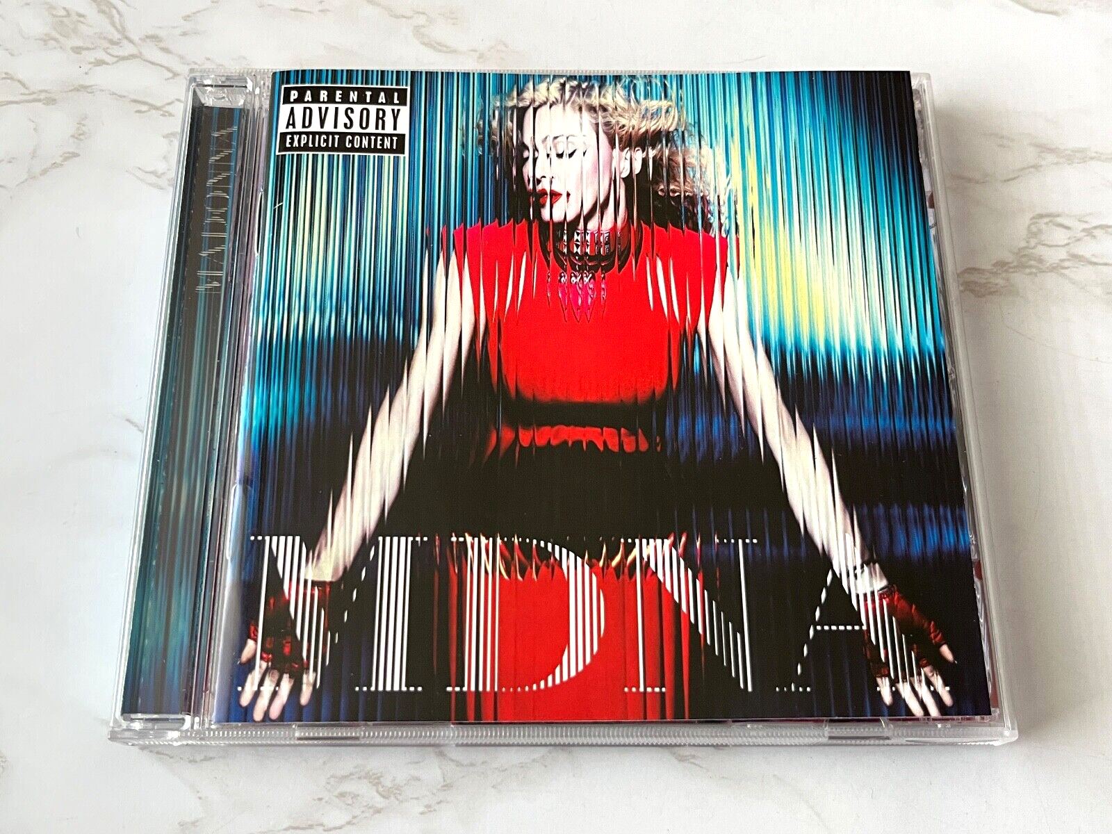 Madonna – Mdna (2012)