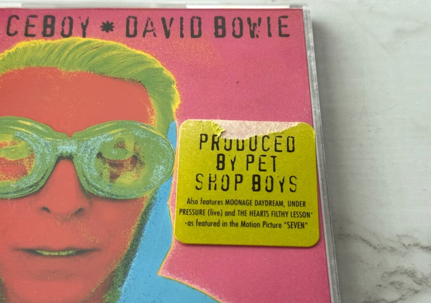 David Bowie – Hallo Spaceboy (1996)