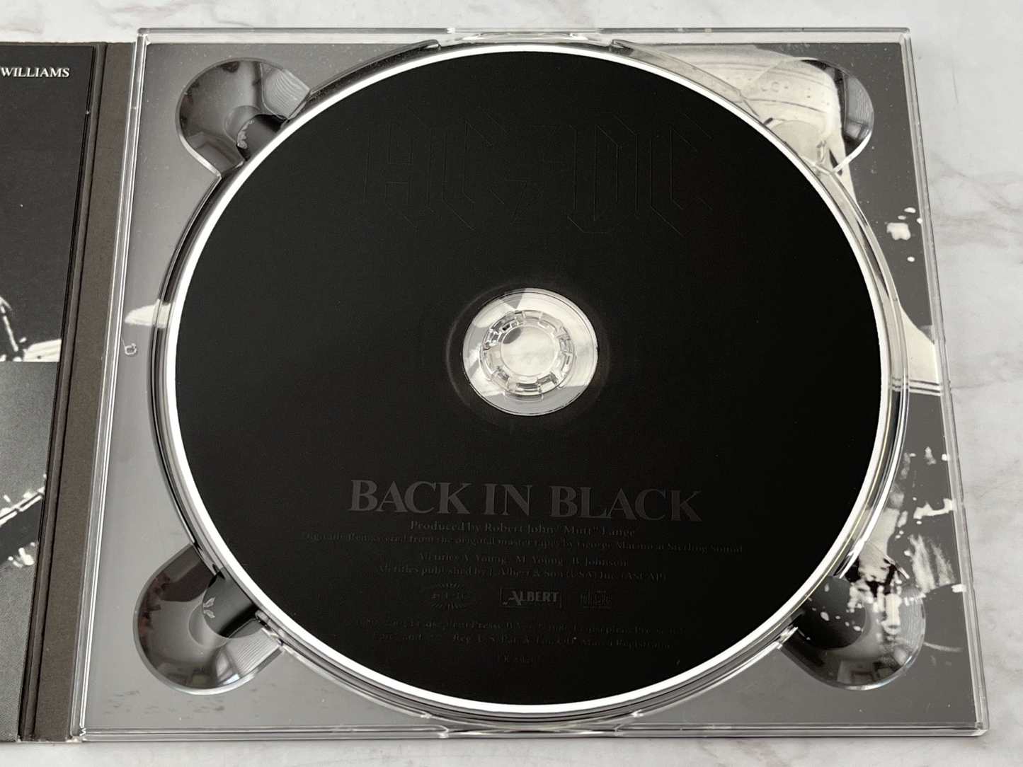 AC/DC – Back In Black (Digipak) (2003)