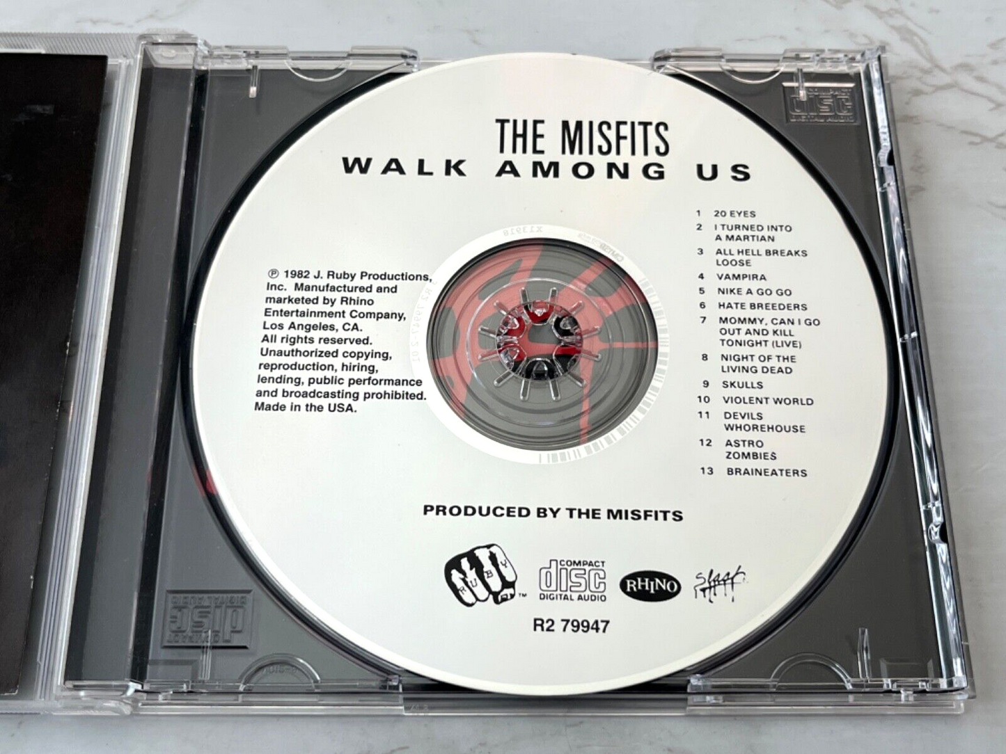 Misfits – Walk Among Us (2000)