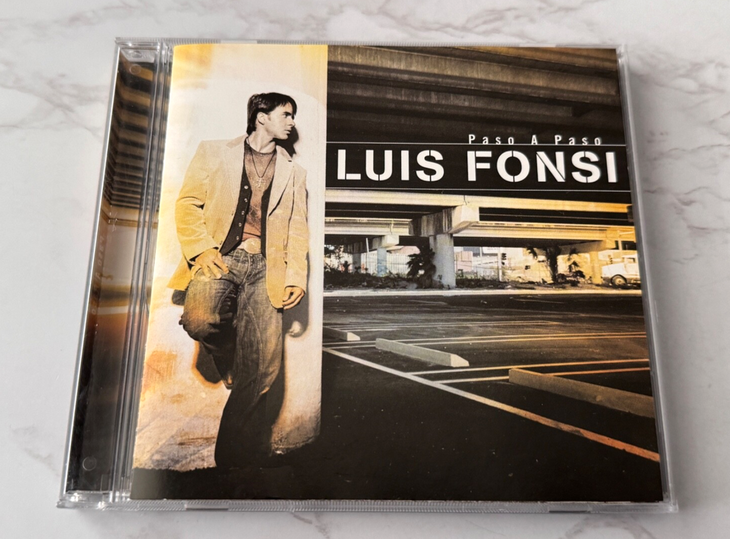 Luis Fonsi – Paso A Paso (2005)