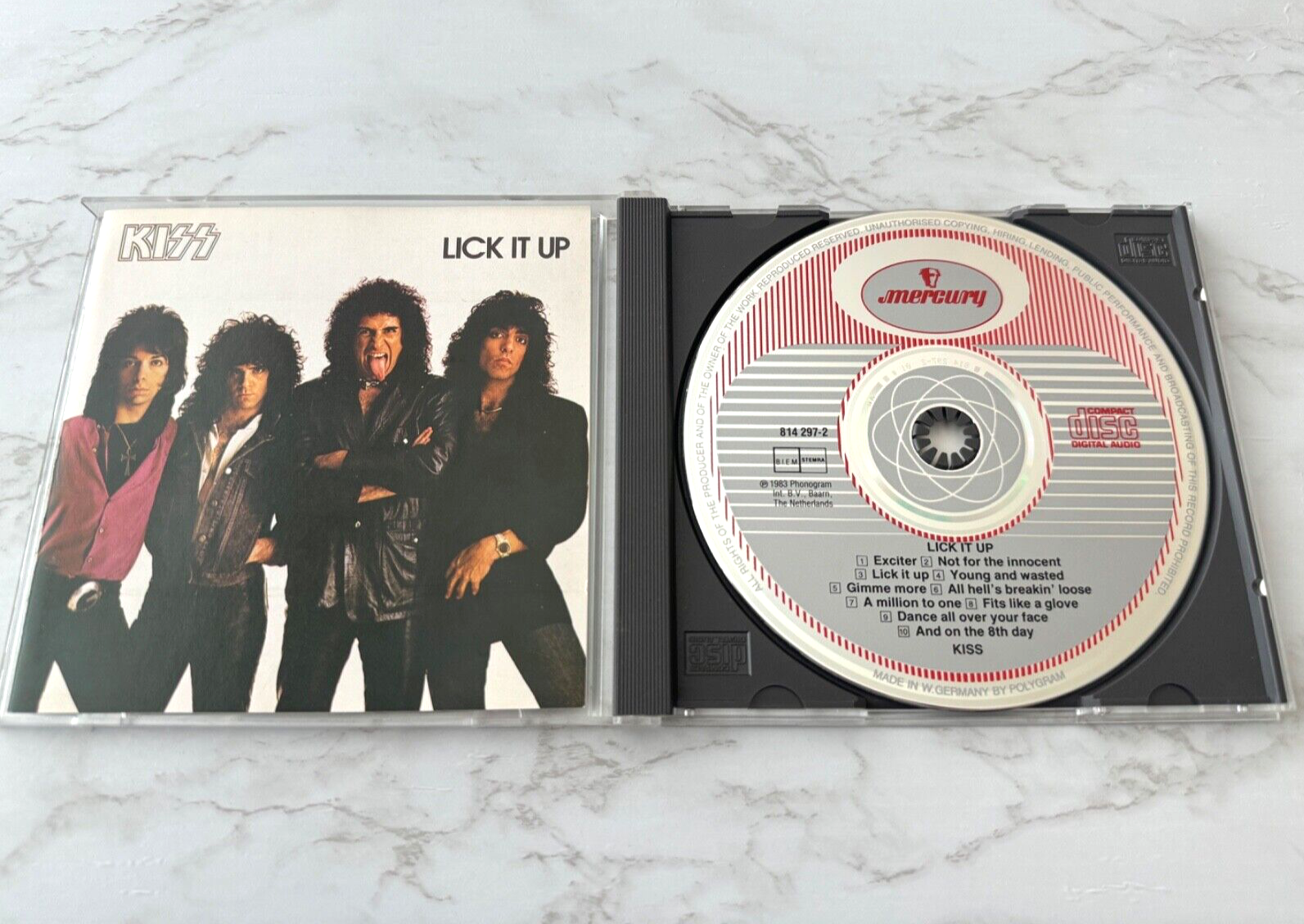 Kiss – Lick It Up [GERMAN PRESS]
