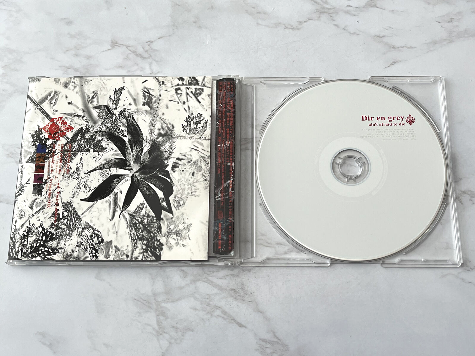 Dir en Grey – Ain't Afraid To Die (Maxi Single) (2001) [JAPAN PRESS]
