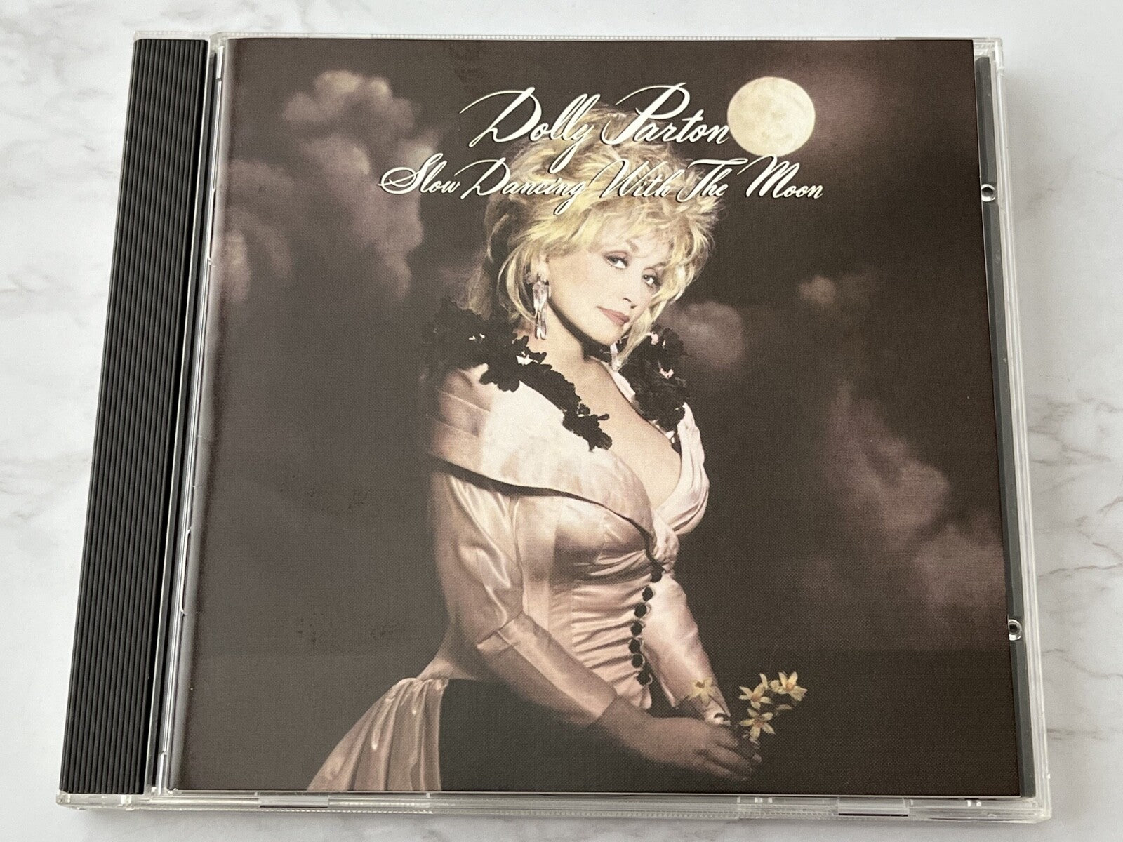 Dolly Parton – Slow Dancing With The Moon