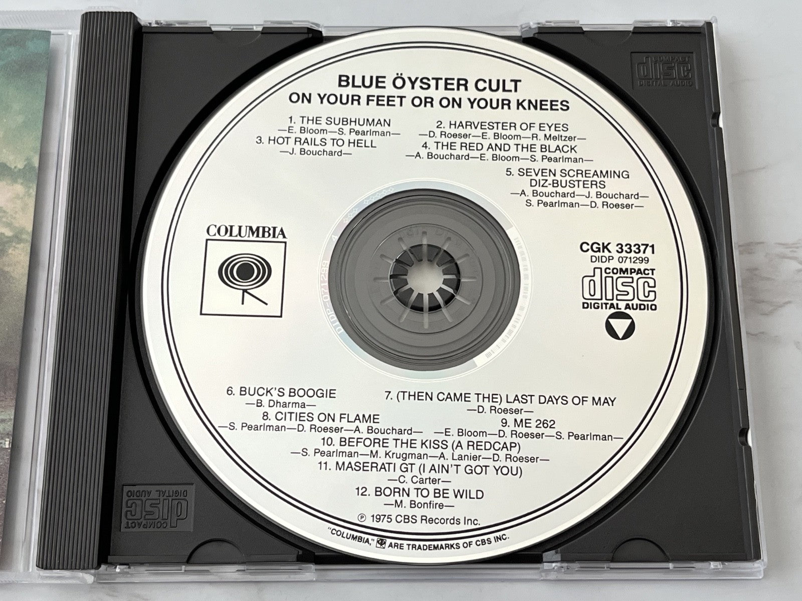 Blue Oyster Cult – On Your Feet Or On Your Knees