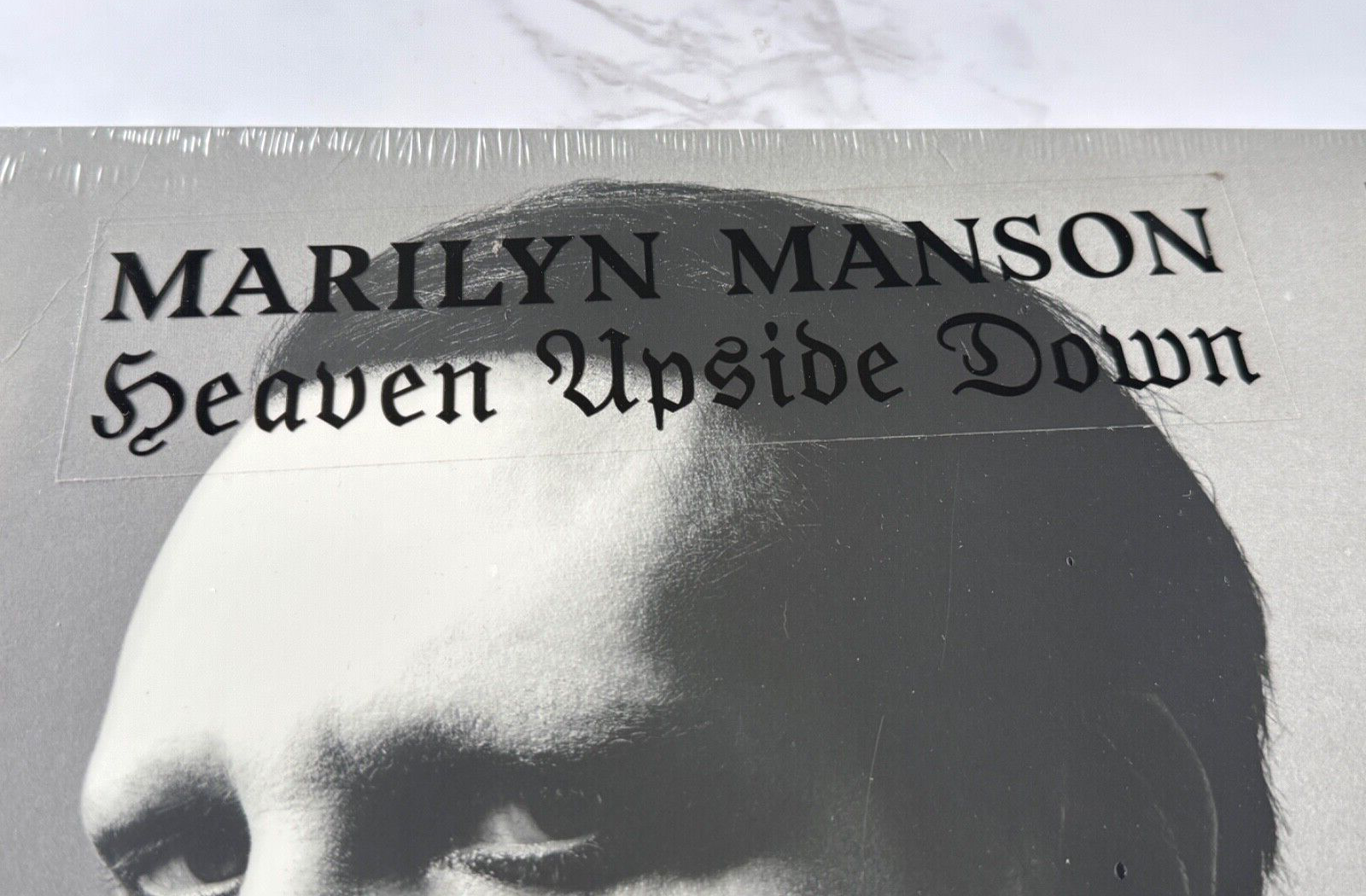Marilyn Manson – Heaven Upside Down (2017)