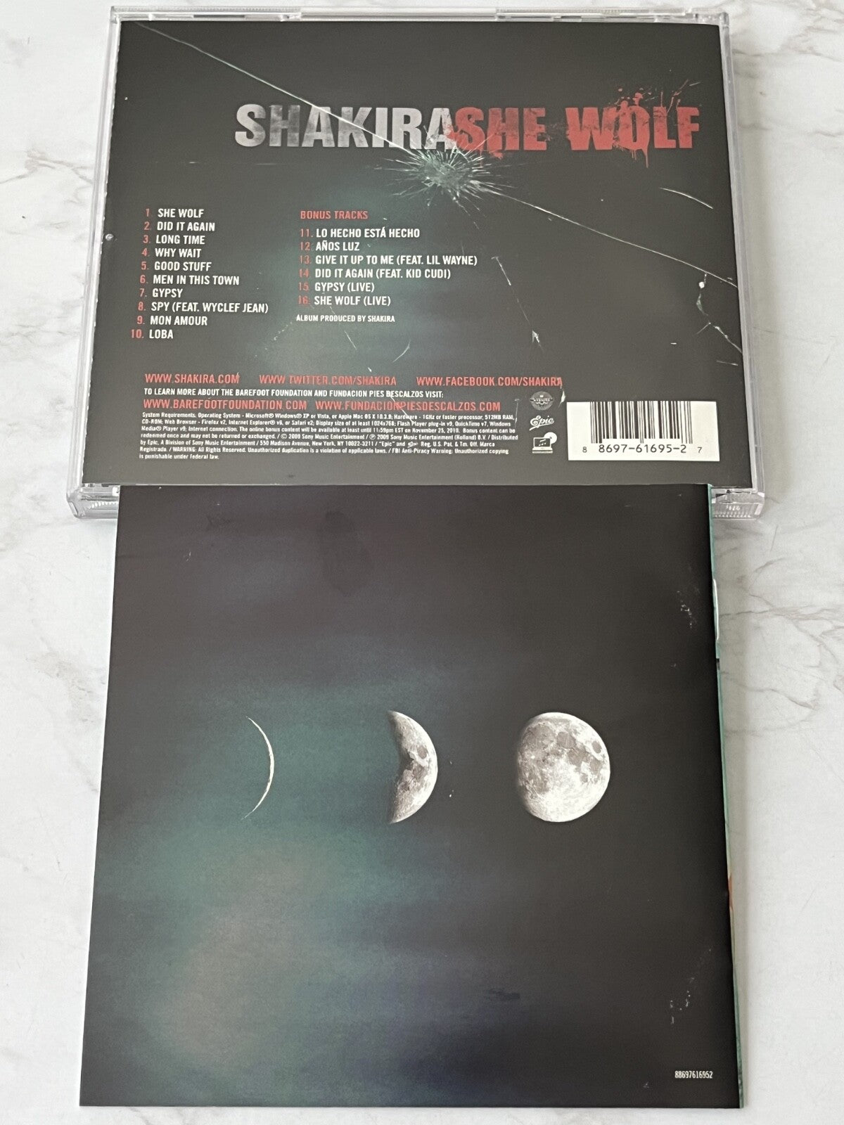 Shakira – She Wolf (2009)