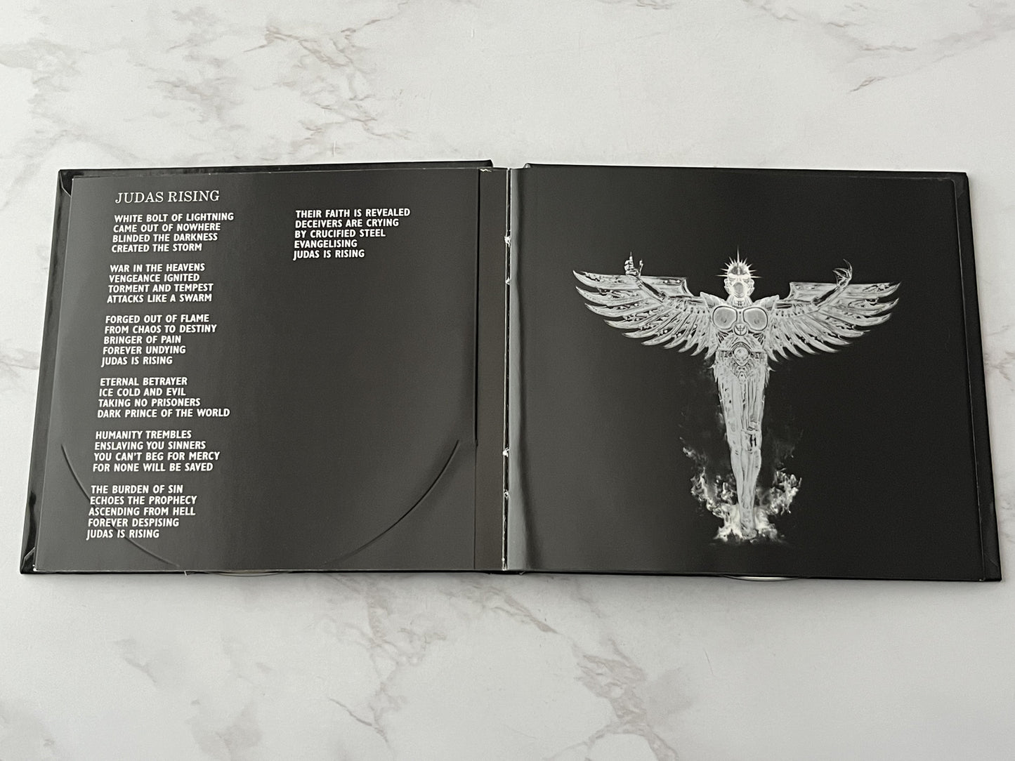 Judas Priest – Angel Of Retribution (CD/DVD) (2005)