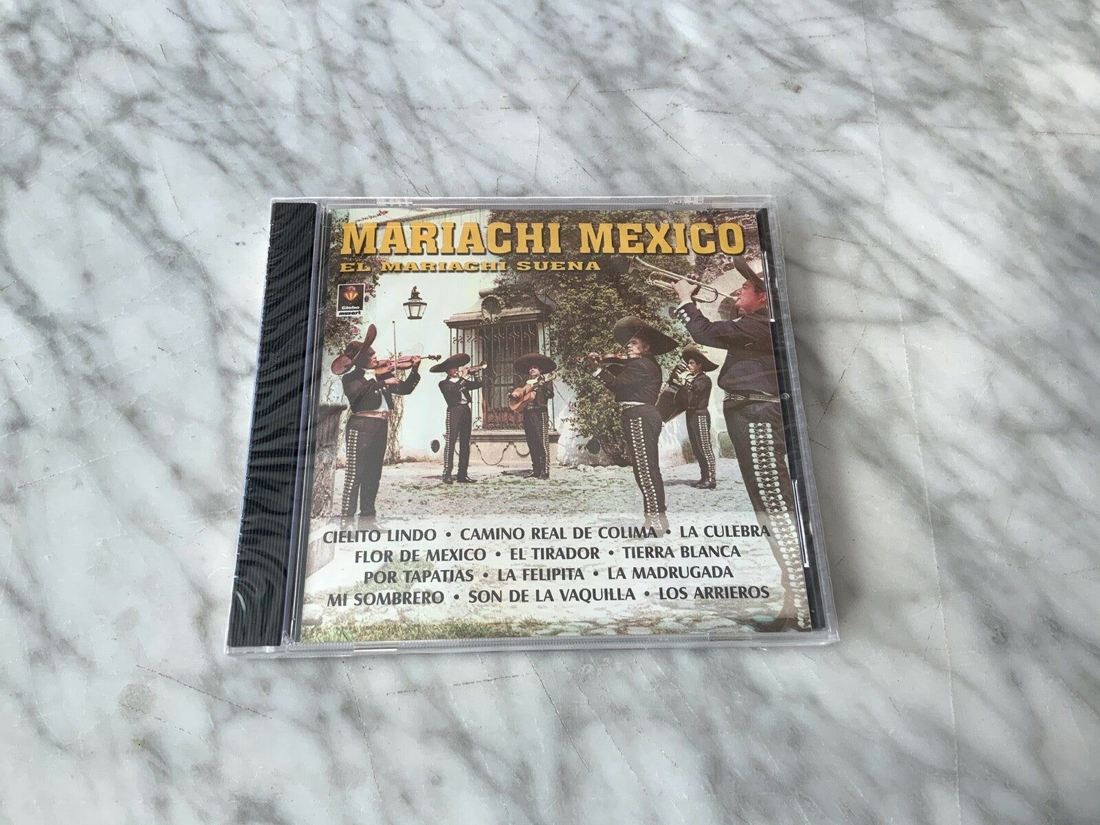 Mariachi Mexico – El Mariachi Suena (2002)