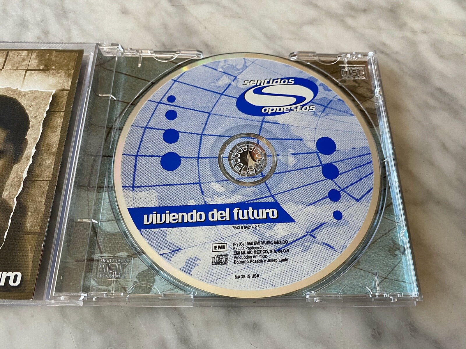Sentidos Opuestos – Viviendo Del Futuro (1996)