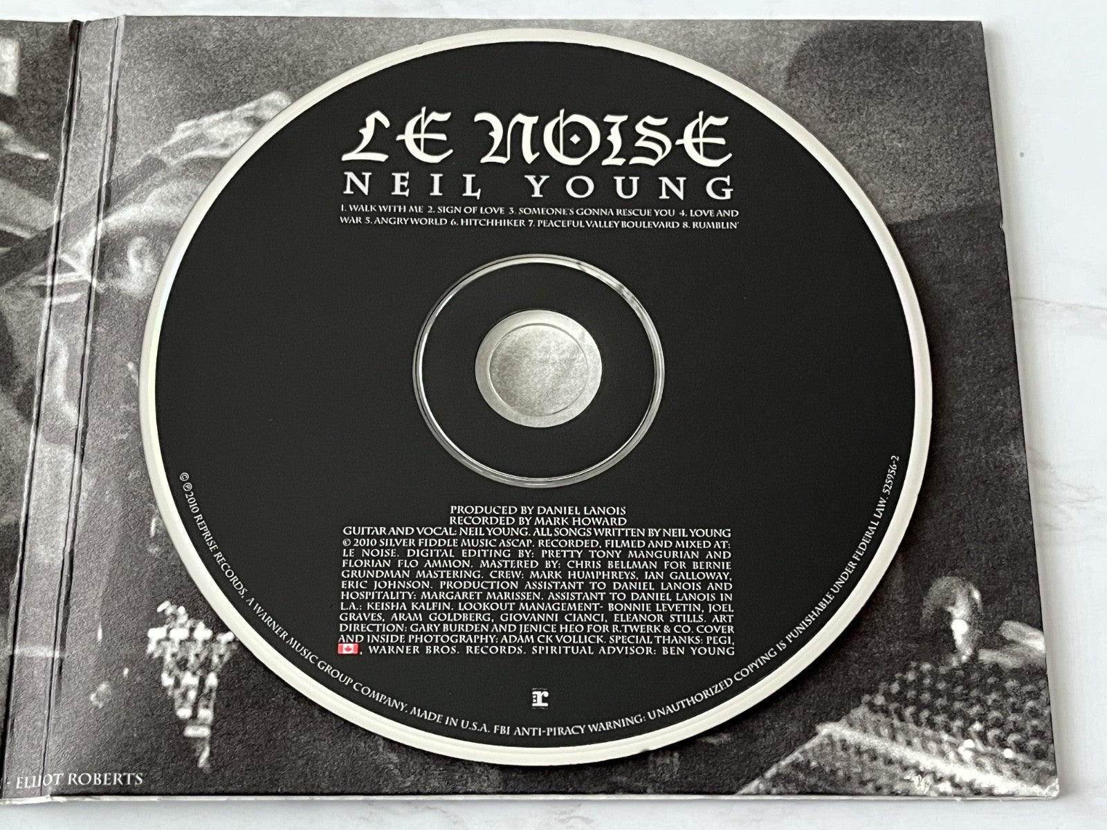 Neil Young – Le Noise (Digipak) (2010)