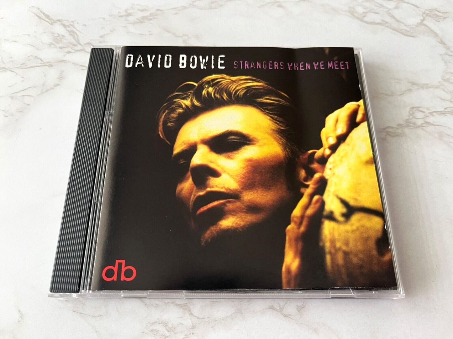 David Bowie – Strangers When We Meet (1995)