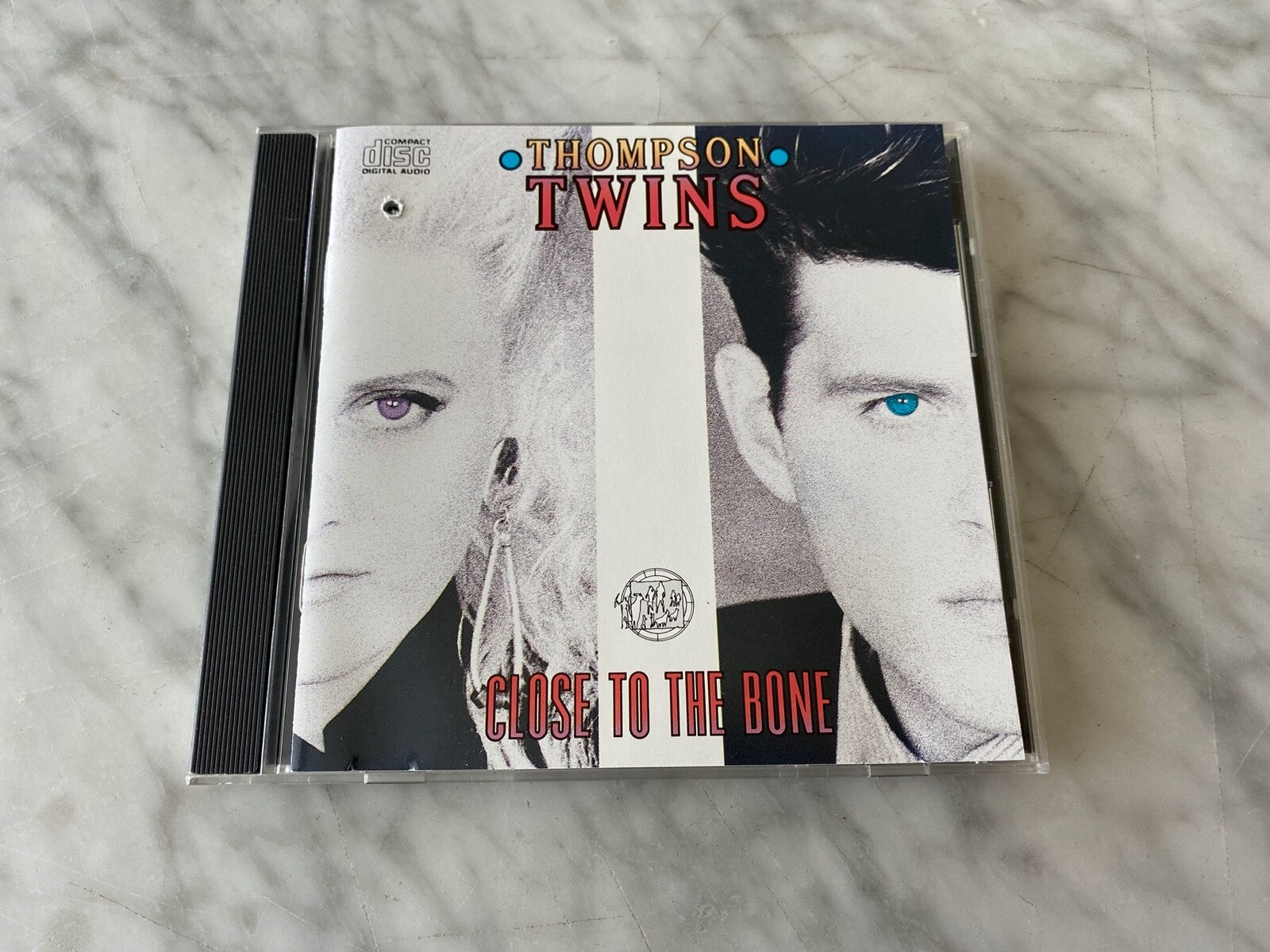 Thompson Twins – Close To The Bone [JAPAN TARGET ERA]