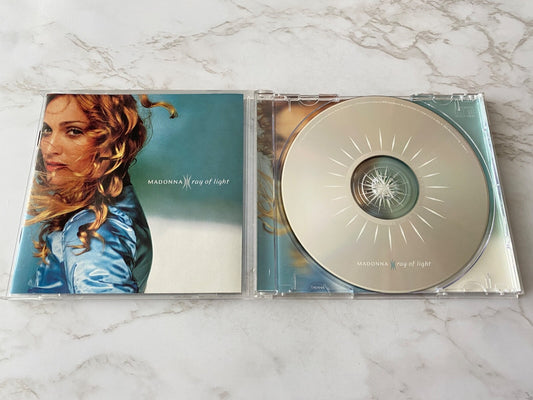 Madonna – Ray Of Light (1998)