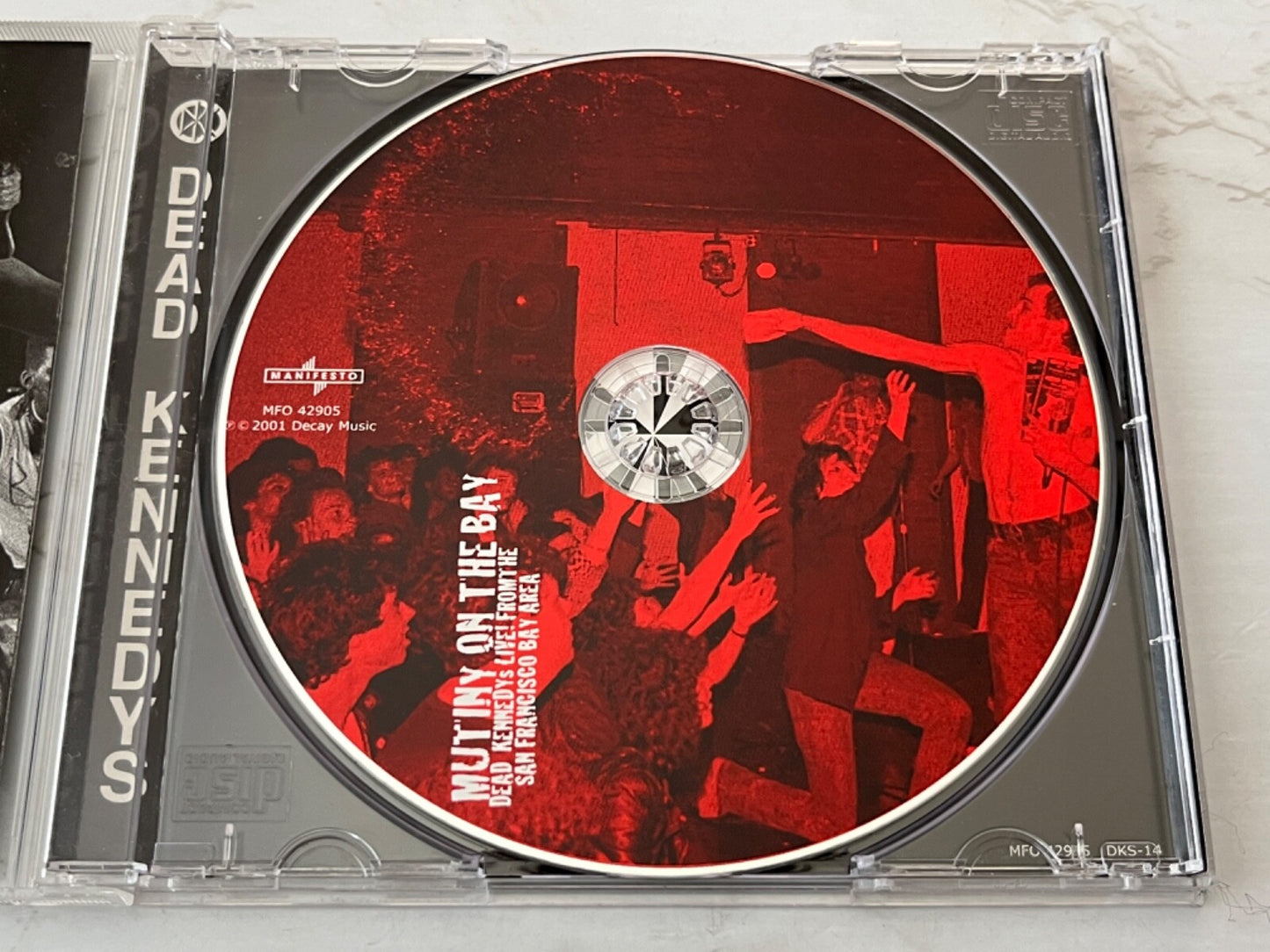 Dead Kennedys – Mutiny On The Bay (2001)