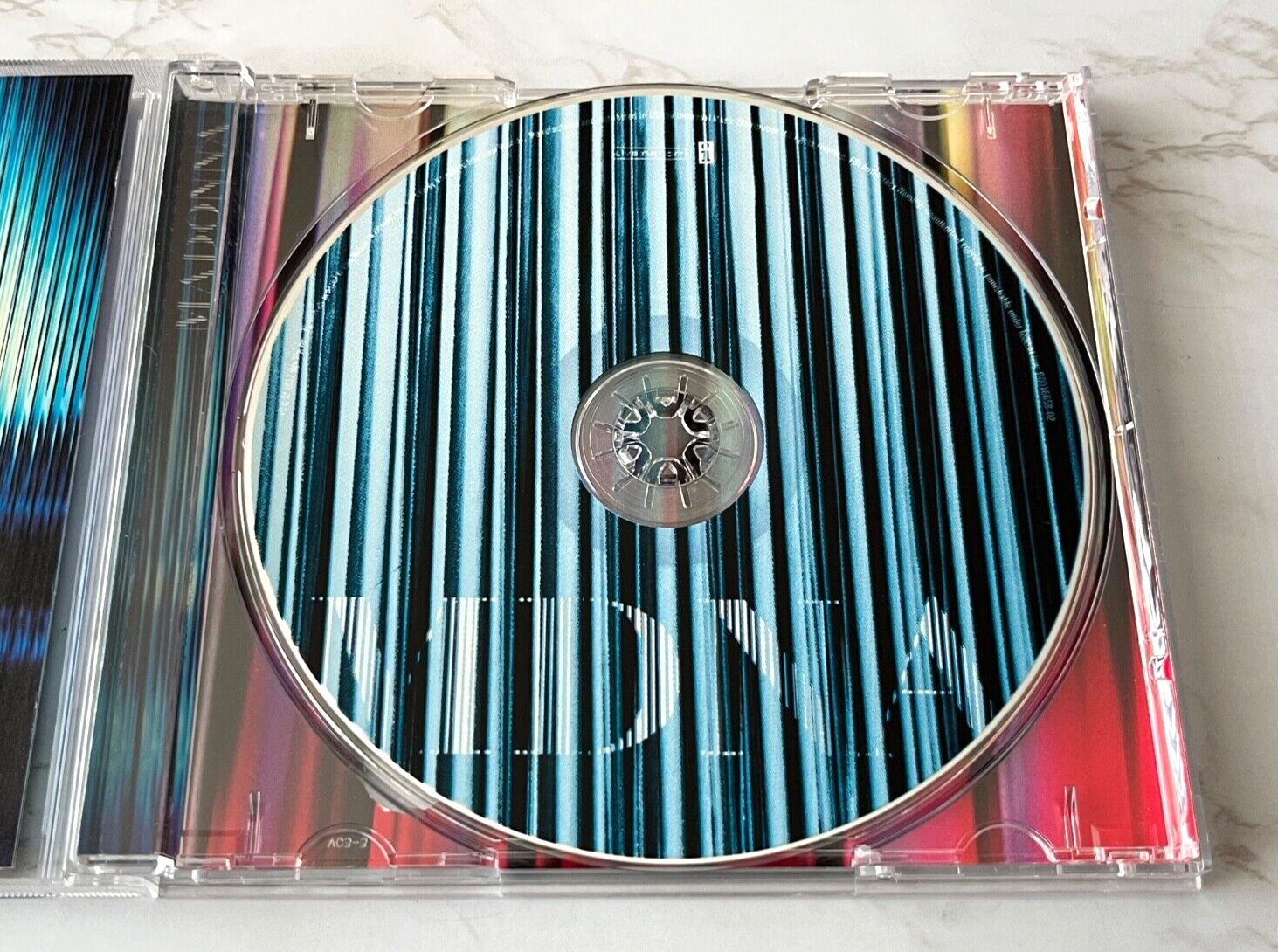 Madonna – Mdna (2012)