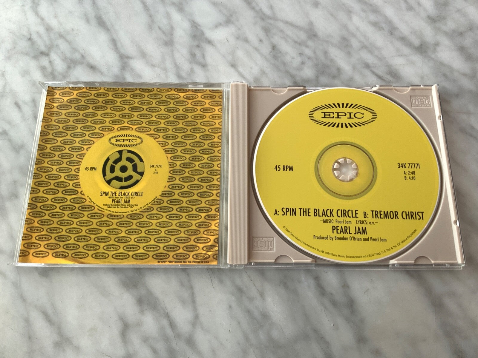 Pearl Jam – Spin The Black Circle (1994)